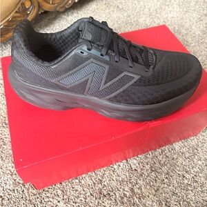 New Balance Men's Black Athletic Shoes